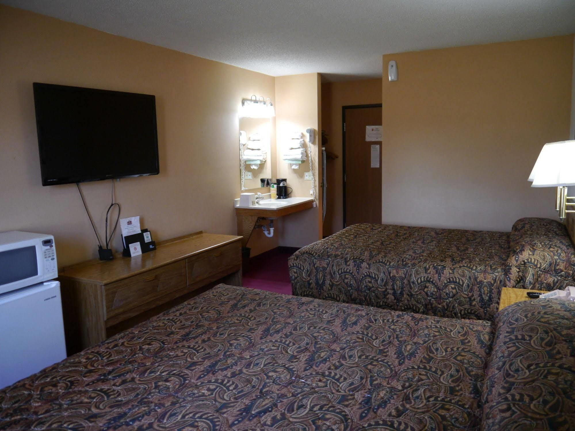 Westwood Inn & Suites - Kimball Екстер'єр фото