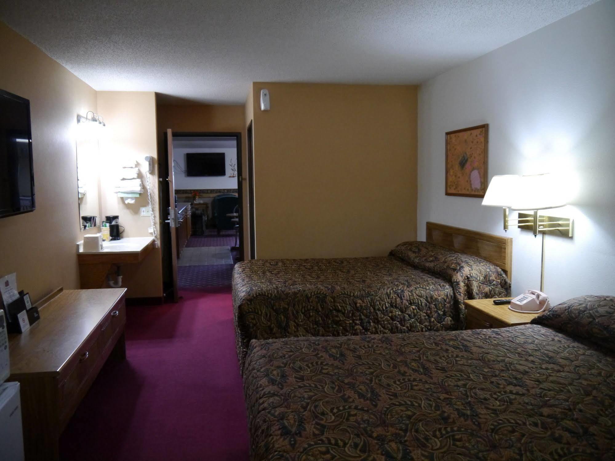 Westwood Inn & Suites - Kimball Екстер'єр фото